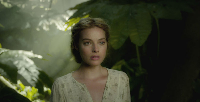 Margot Robbie parece la única actriz en The Legend of Tarzan que se divierte un poco.
